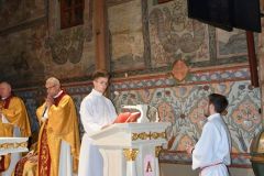 Konsekracja-oltarza-2025-09