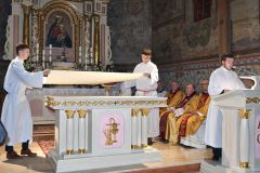 Konsekracja-oltarza-2025-42